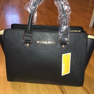 KNOCK OFF**** Michael Kors